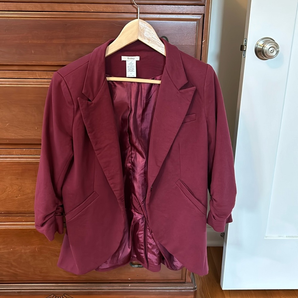 Esley maroon jacket - size large 💗